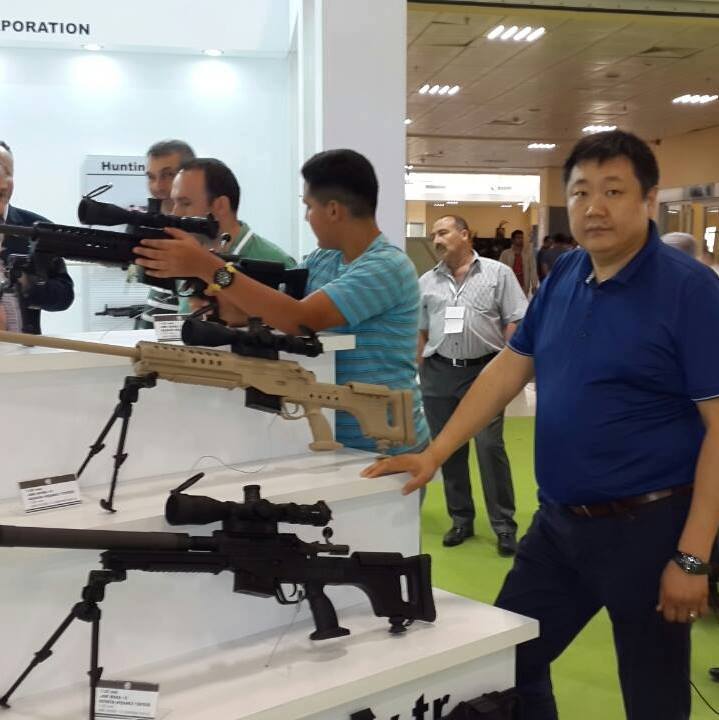 “Шазууртай эр”